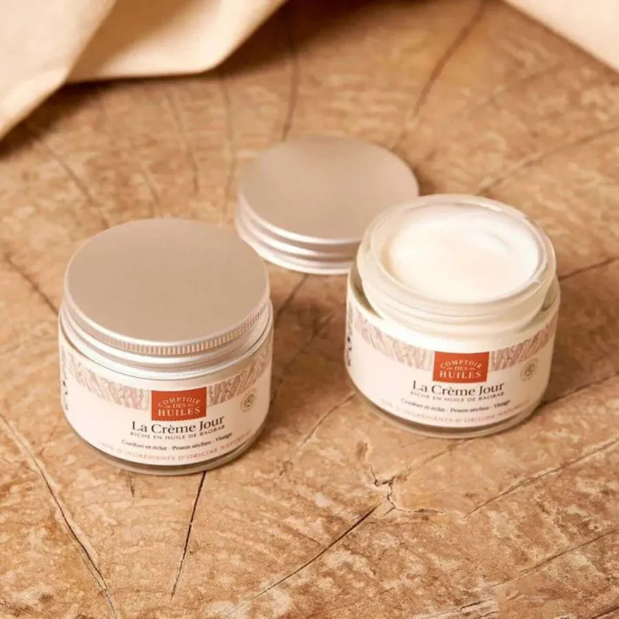 Deux pots de crème de jour comptoir des huiles