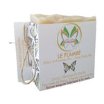 Ce savon convient à tous les types de peaux et idéal pour les cheveux secs et ternes.