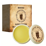 Un pot de Crème de Barbe pour Homme au Bois de Santal avec son emballage