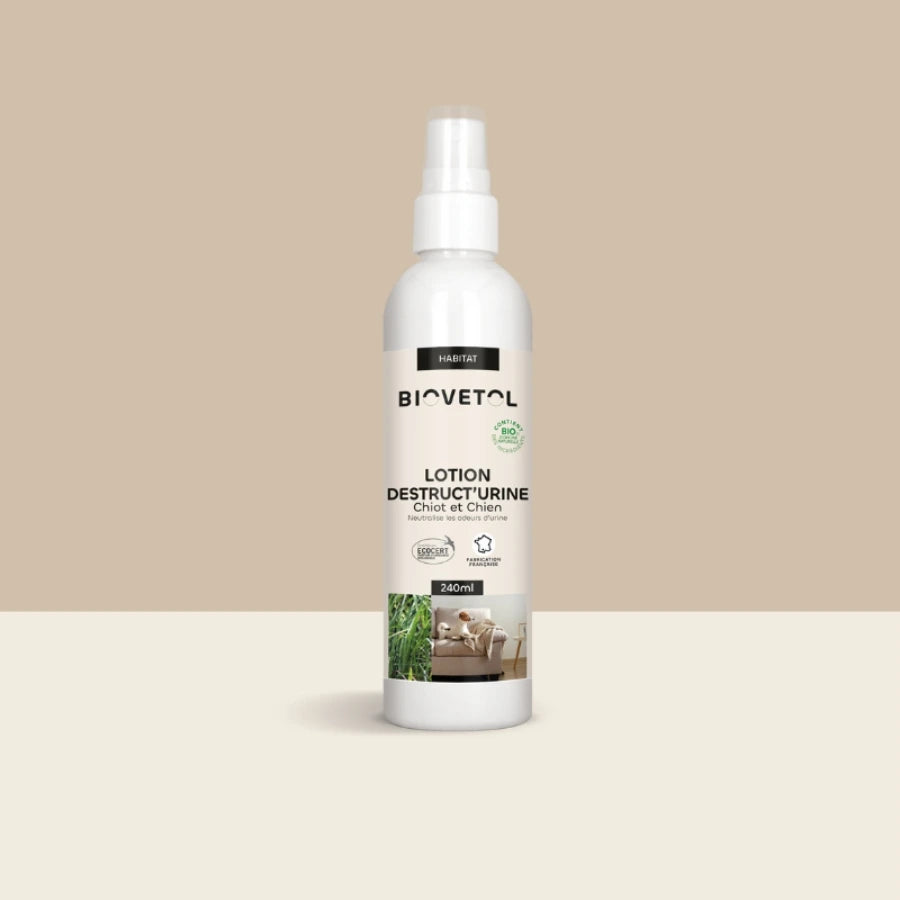 Un flacon de lotion destruct'urine chien de la marque Biovetol