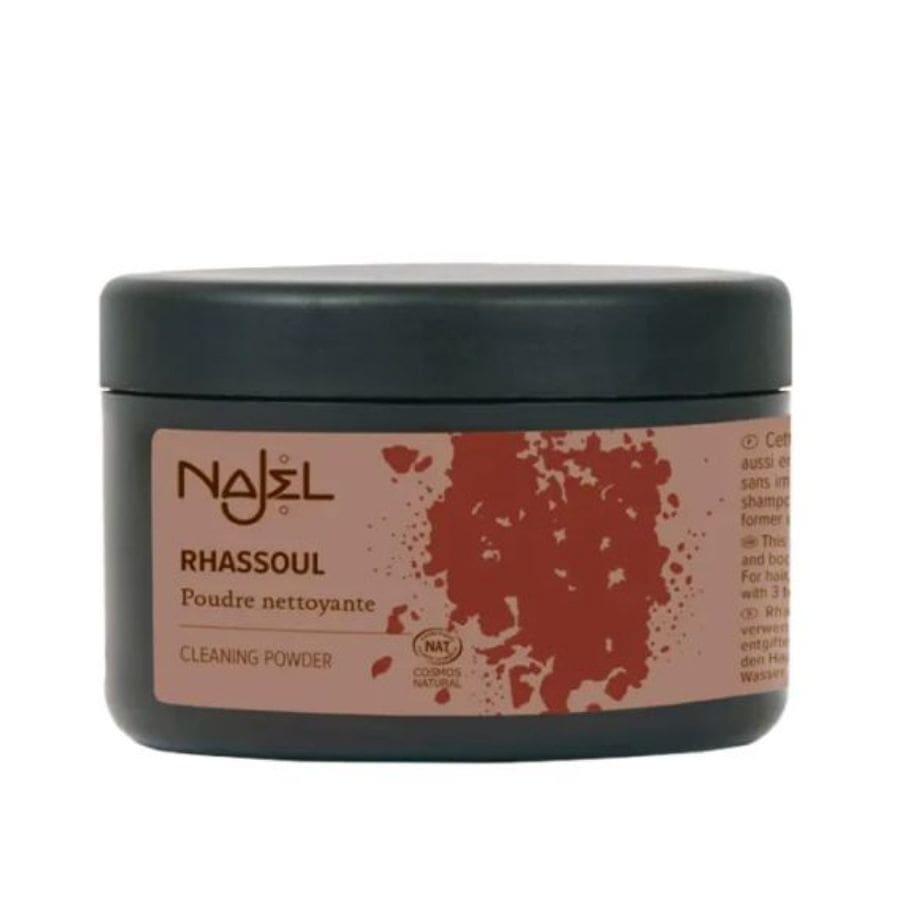 Un pot de Rhassoul en poudre de 150 g de la marque Najel