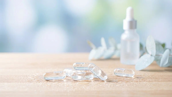 Acide hyaluronique en gélules : dangers, effets secondaires et précautions à connaître