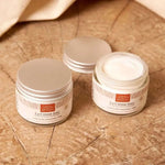 Deux pots de crème de jour comptoir des huiles