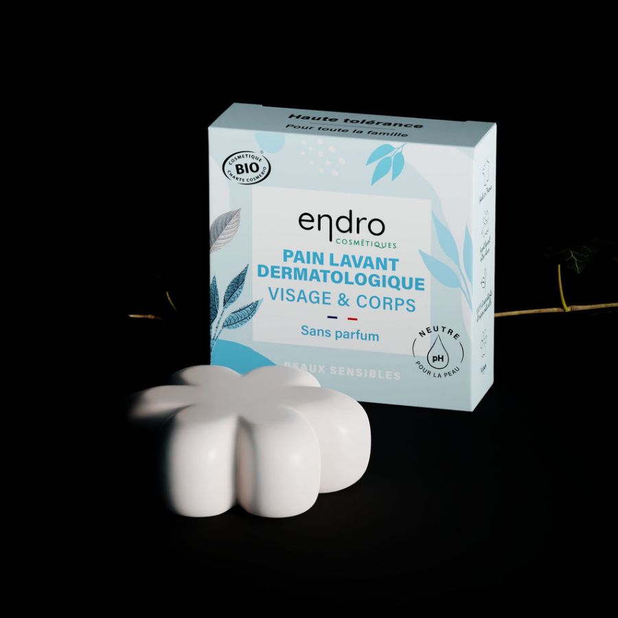 Pain lavant endro sur fond noir.