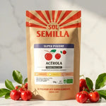 Acérola Bio poudre pure Sol Semilla 50g avec baies et feuilles vertes sur fond blanc