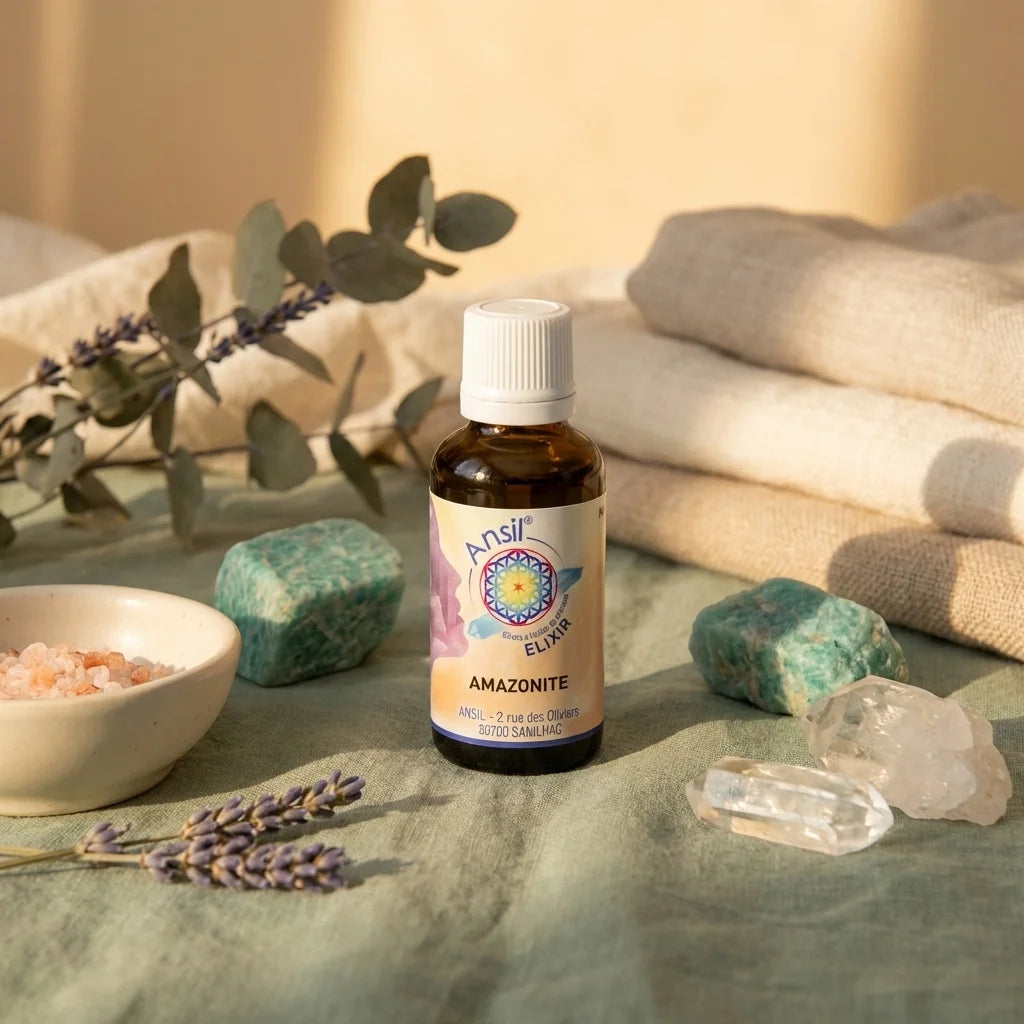 Flacon Amazonite élixir de cristal Ansil 30ml sur décor wellness avec cristaux naturels