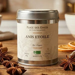 Anis étoilé bio 40g Place des épices sur surface bois avec étoiles d'anis frais