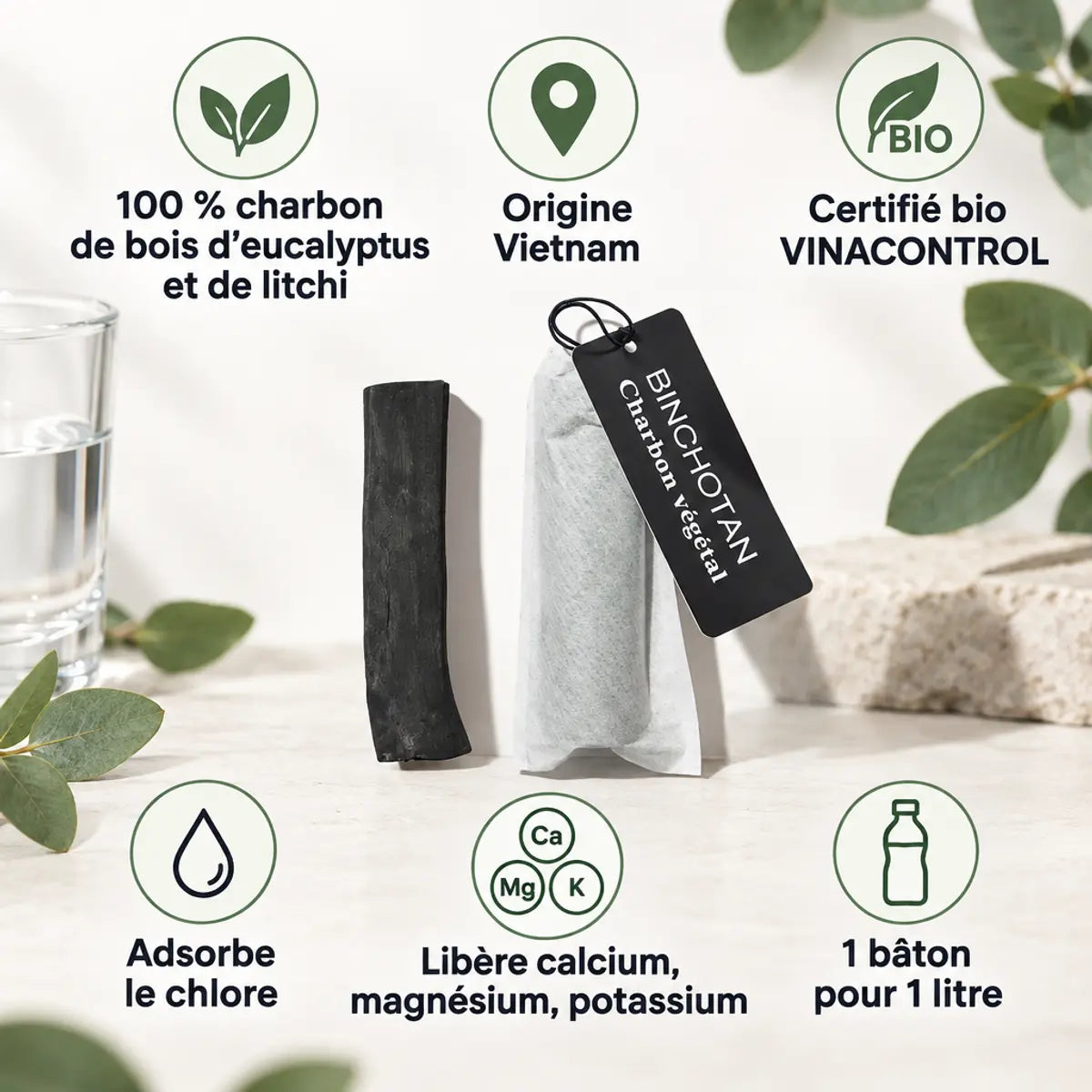 Bâton de charbon binchotan bio emballé sur fond clair, entouré d'infographies : 100 % eucalyptus et litchi, origine Vietnam, certifié bio