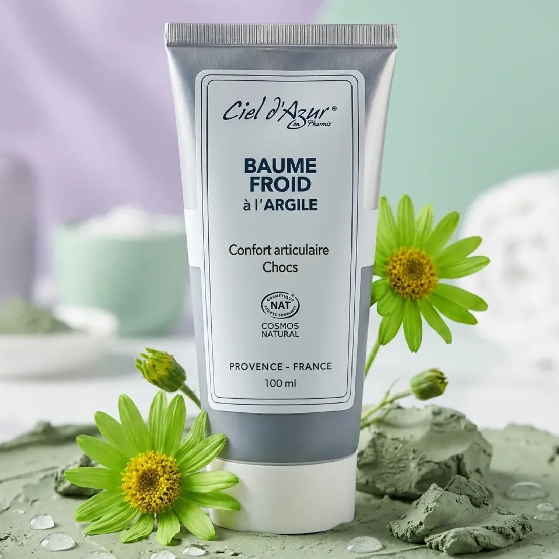 Baume froid à l'Argile Ciel d'azur 100ml entouré d'argile verte et fleurs d'arnica