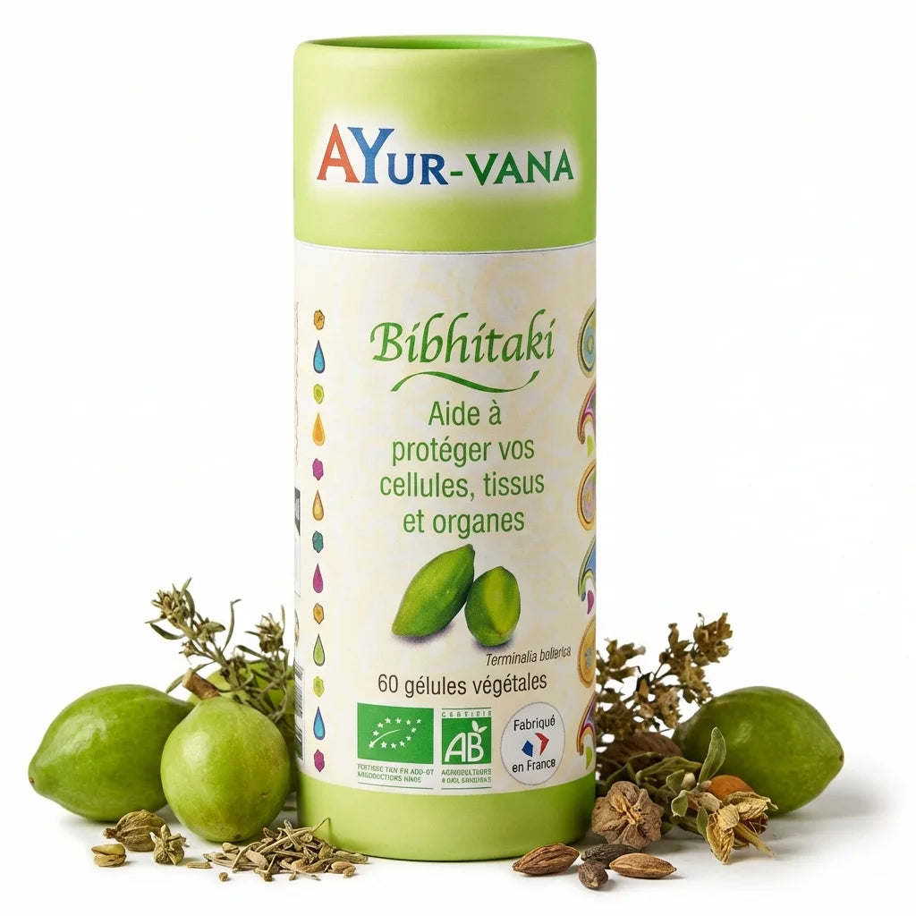 Bibhitaki bio 60 gélules Ayurvana avec fruits frais et ingrédients naturels sur fond blanc