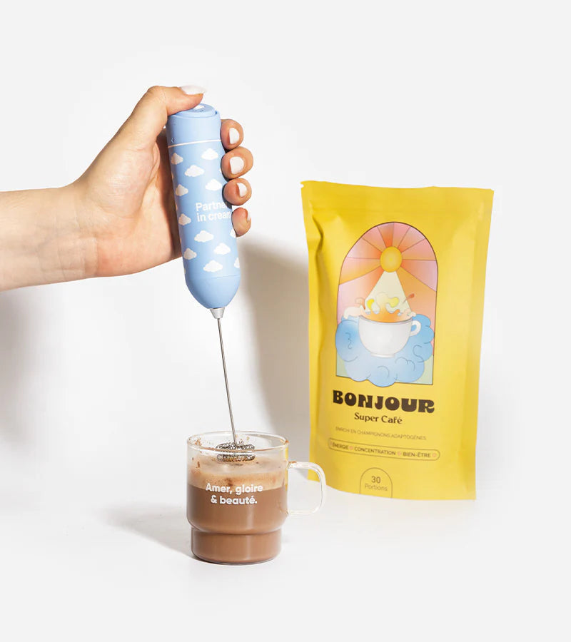 Préparation d'un Bonjour Drink, un Super Café aux champignons adaptogènes
