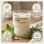 Bougie naturelle Respire 110g avec bénéfices wellness, menthe et romarin sur fond bois