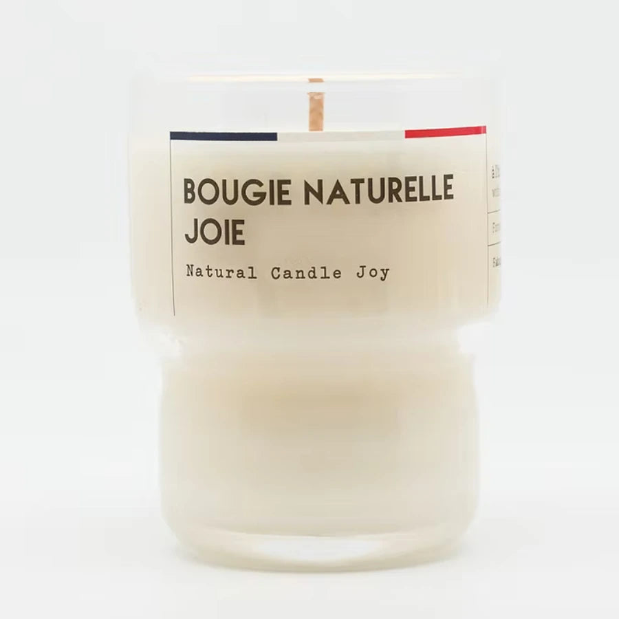 Une bougie naturelle joie de 110g de la marque jolis baume. 