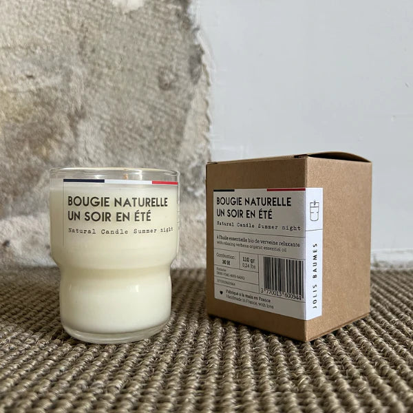 Une Bougie anti‑moustique naturelle Jolis Baumes de 110 g