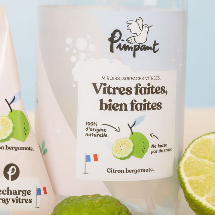 Zoom sur la bouteille spray recharge pour les vitres de la marque Pimpant