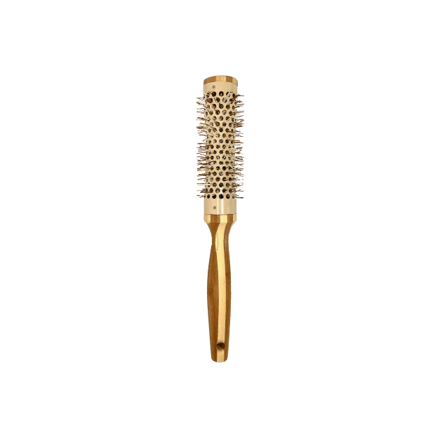 Une brosse à cheveux pour brushing en bambou diamètre 32 de la marque Cap Bambou