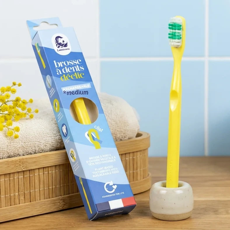 Brosse à dents rechargeable Lamazuna Déclic mimosa jaune avec bristles vertes, packaging écologique