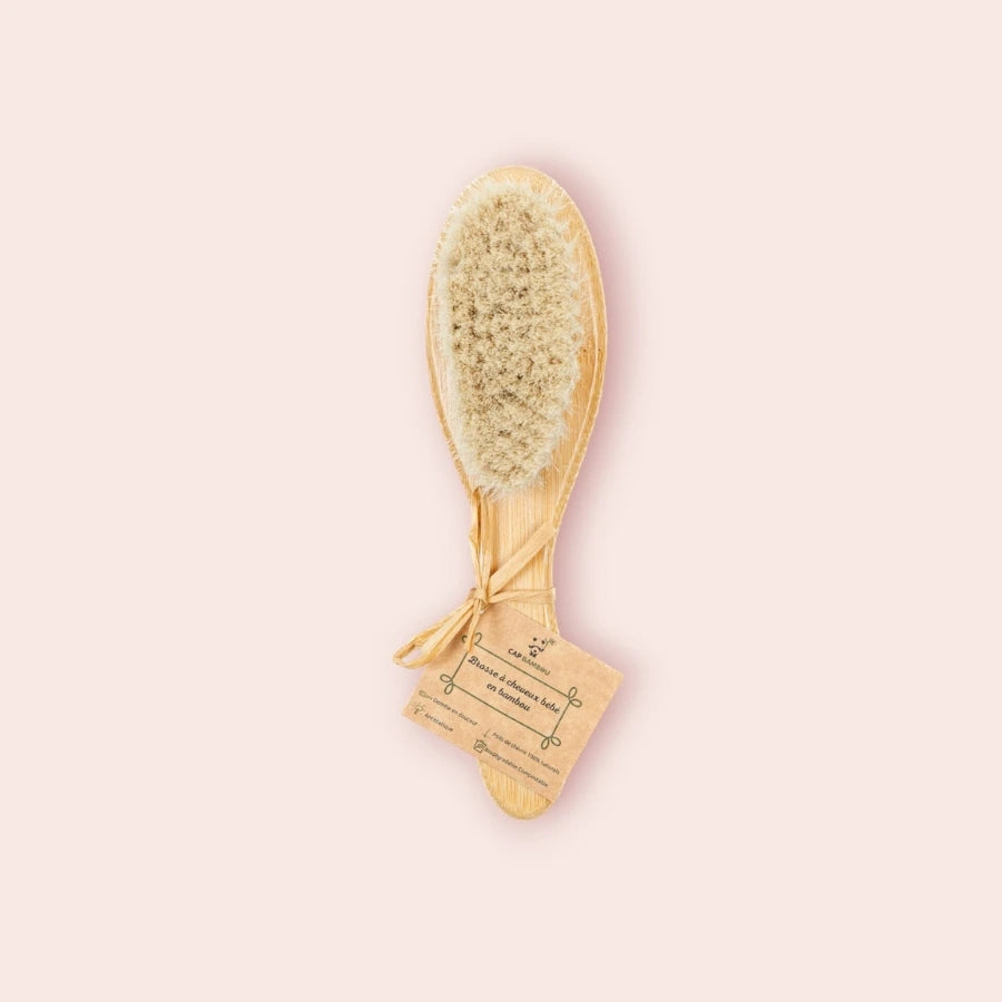 Brosse pour bébé en bambou de la marque Cap Bambou