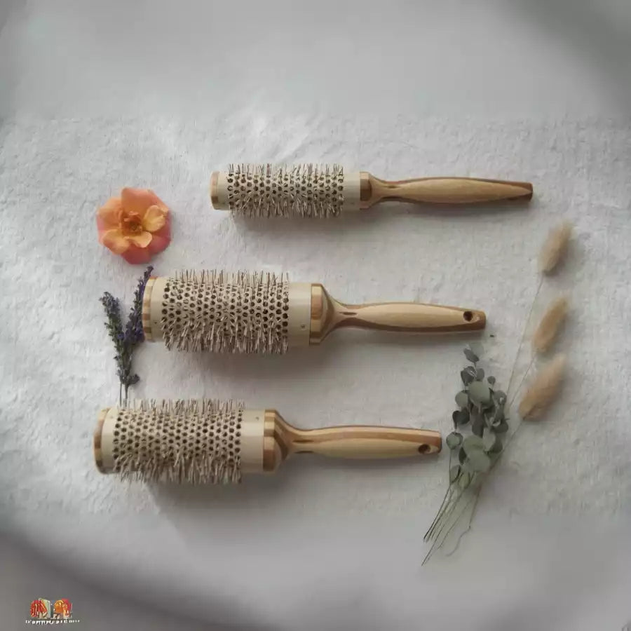 3 brosses à cheveux en bambou pour brushing en diamètre 32, 42 et 52 de la marque Cap Bambou