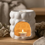 Brûle parfum Bubble blanc Scentchips avec bougie sur étagère décoration scandinave