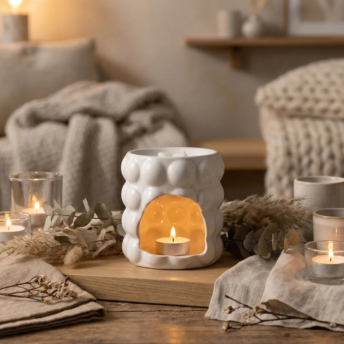 Brûle parfum Bubble Blanc Scentchips avec cire parfumée sur surface bois