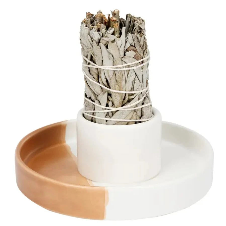 une sauge dans un porte palo santo et sauge bicolore en céramique