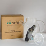 Carafe filtrante Kyuké 1.8L avec binchotan et packaging boîte kraft teal