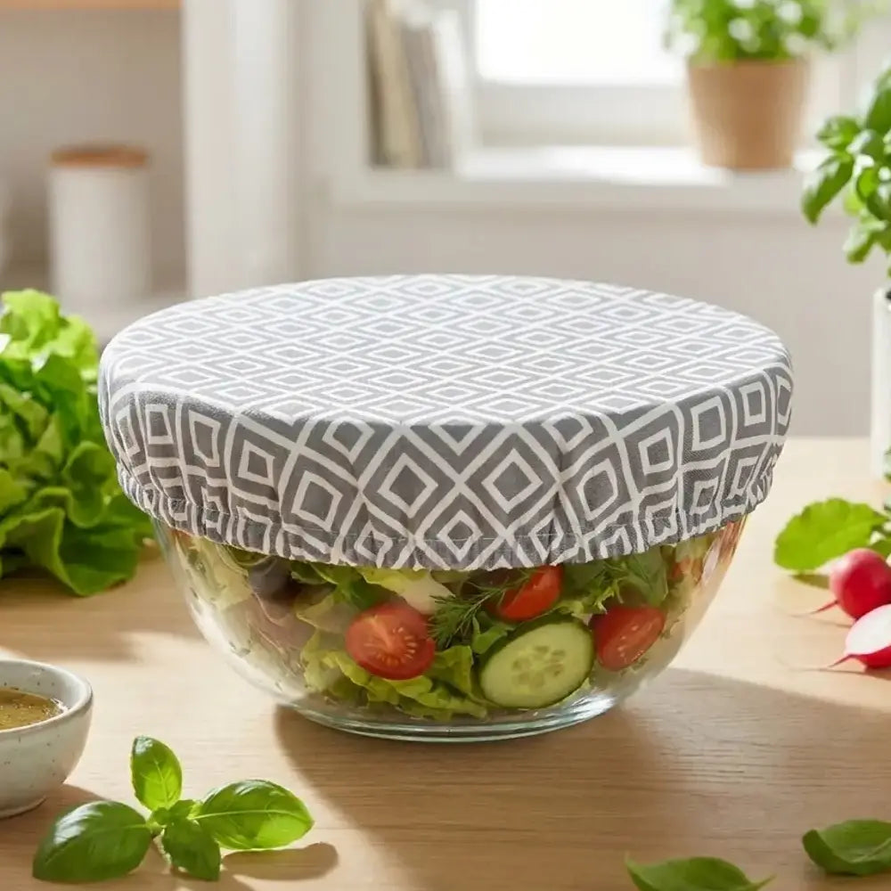 Charlotte alimentaire ronde Taille M Angie Be Green couvrant un saladier en cuisine écologique