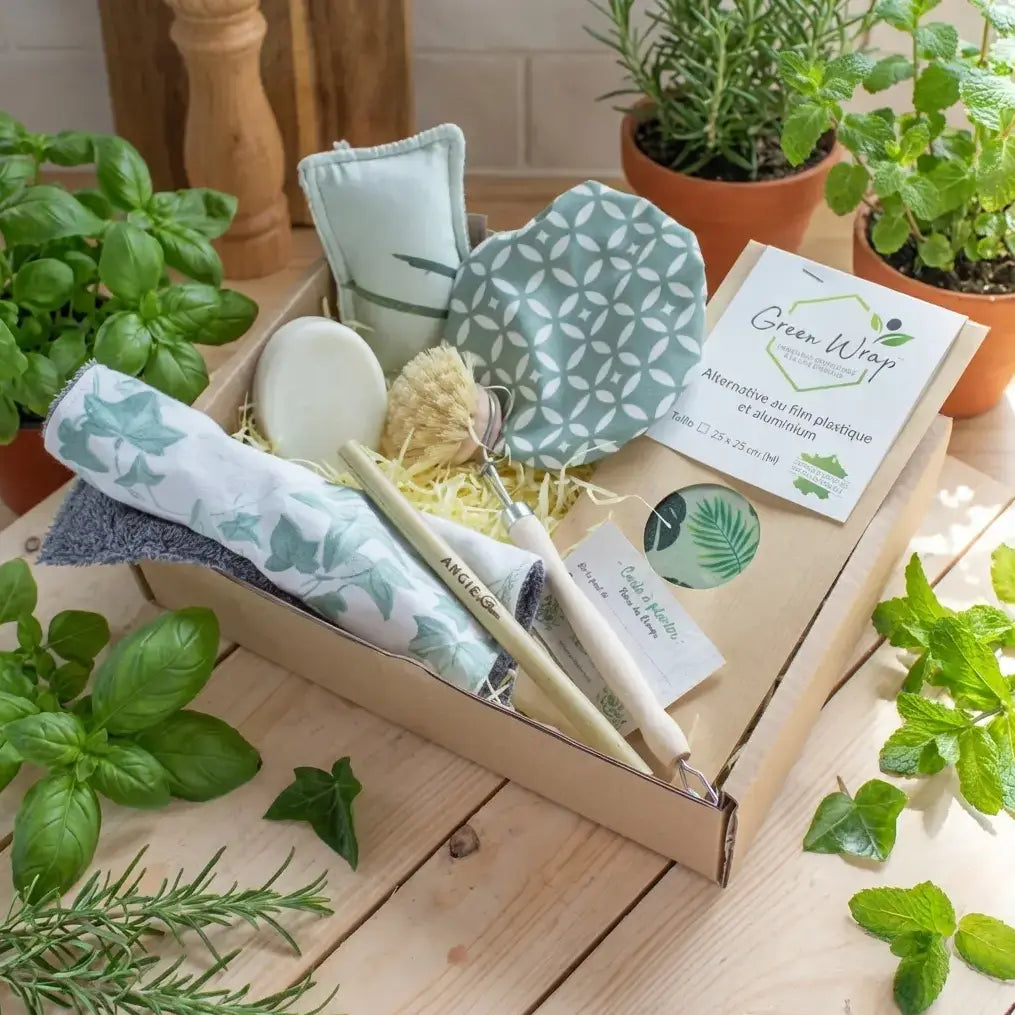 Coffret cuisine zéro déchet Angie Be Green avec emballage, tissus botaniques et ustensiles en bois