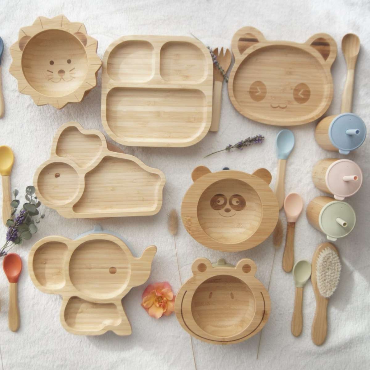 Coffret Bambout'chou Lapin Cap Bamboo avec assiette, cuillère et accessoires écologiques