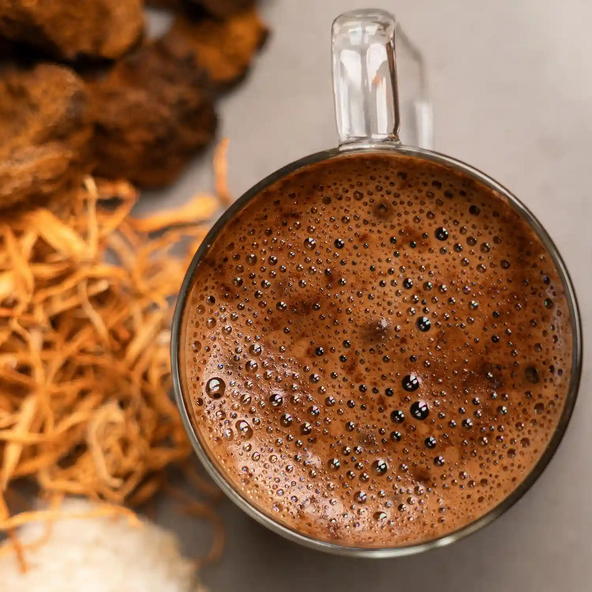 Photo prise de dessus d'une tasse de super café bonjour drink