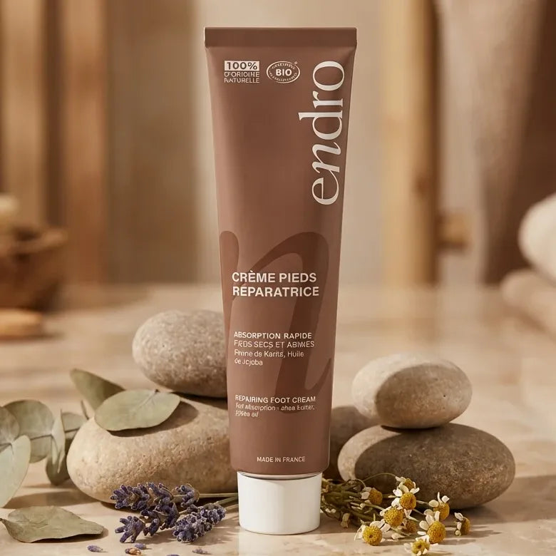 Crème hydratante pieds Endro 75mL - absorption rapide sur surface marbre spa luxe