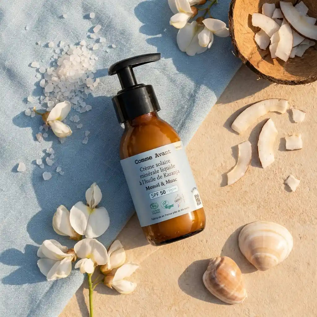 Crème solaire liquide SPF50 Comme Avant à l'huile de karanja 90ml avec pompe noire