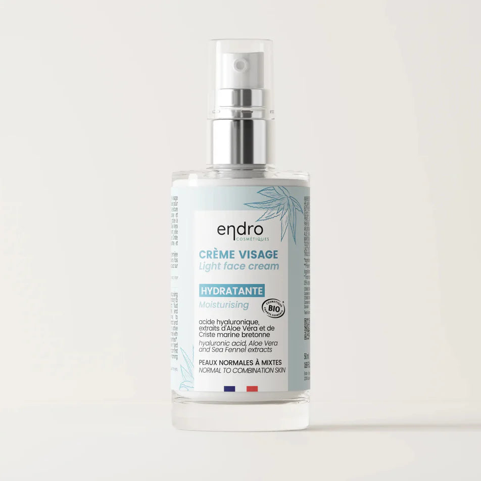 Un flacon de crème visage hydratante de la marque Endro