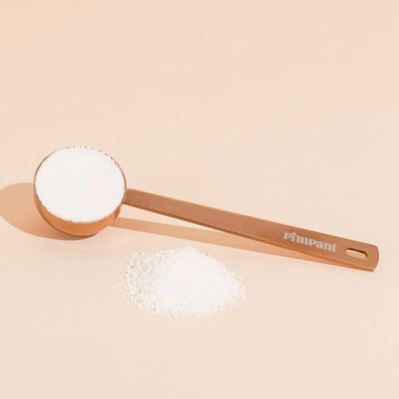 Cuillère doseuse avec de la poudre Pimpant 700g Blanchissant et Détachant 
