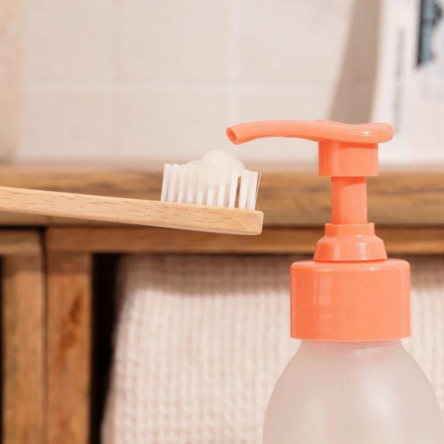 Dentifrice en poudre à la fraise Kids de chez Pimpant et son flacon à pompe