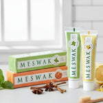Photo de 3 tubes de goûts différents de Dentifrice Meswak Ayurvédique de Kerala Nature posés sur un meuble de salle de bain