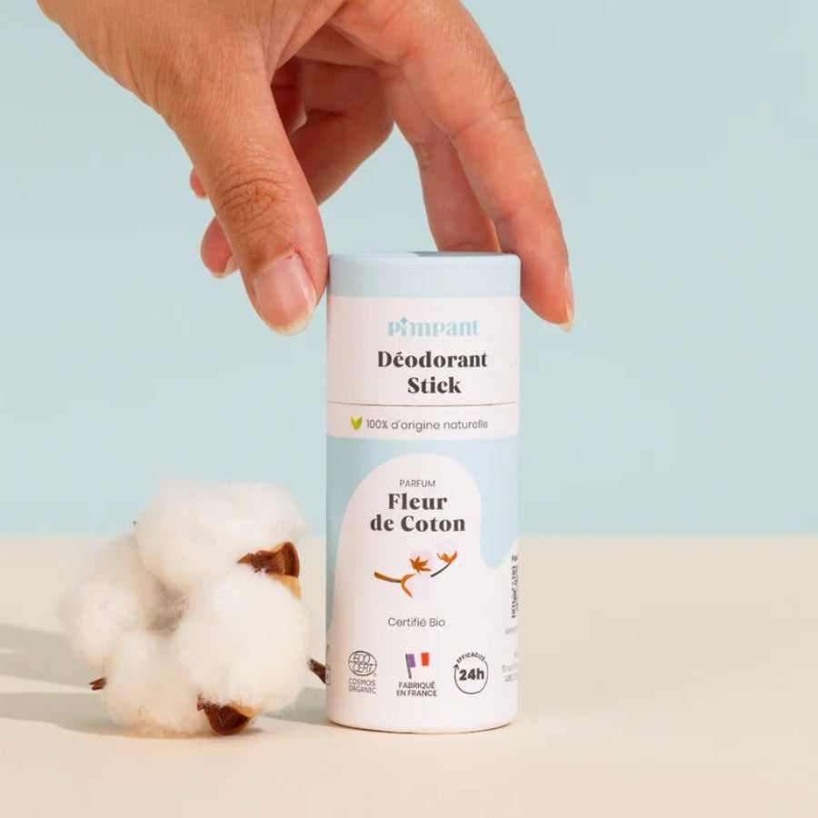 Main tenant le déodorant solide à la fleur de coton de la marque Pimpant