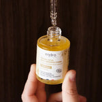 Photo zoomée d'un flacon de Sérum anti-imperfections Endro ouvert avec prélevement du sérum à l'aide de la pipette