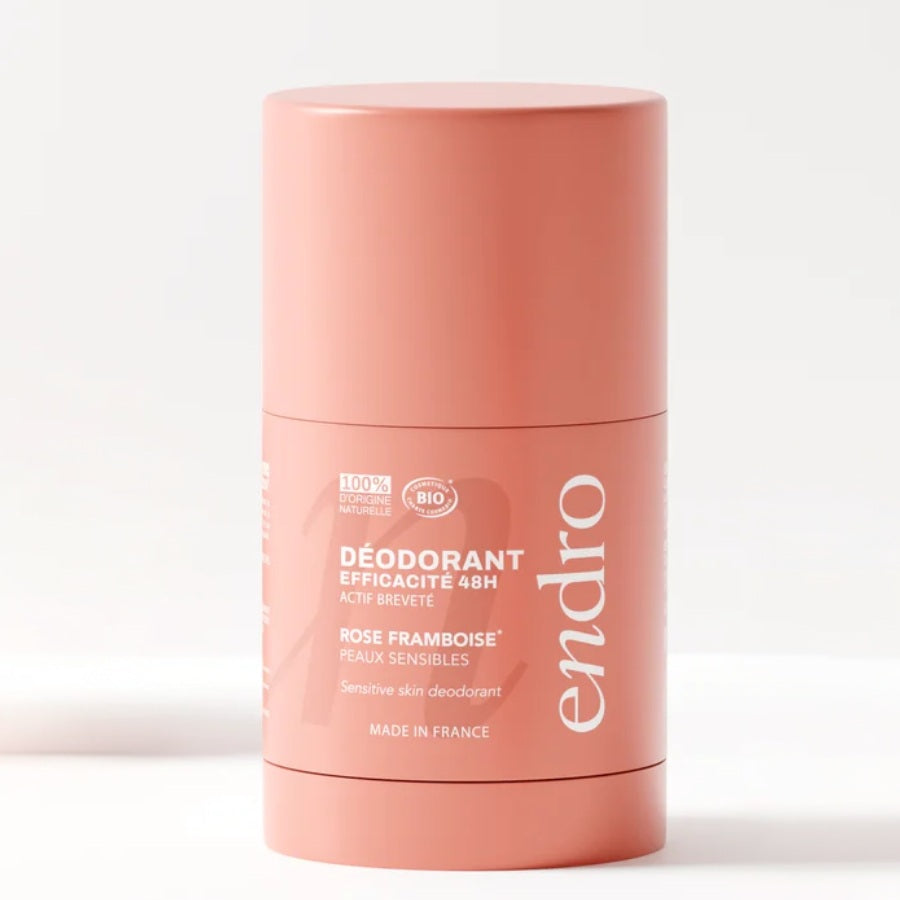 Un déodorant stick rechargeable de parfum rose-framboise de la marque Endro