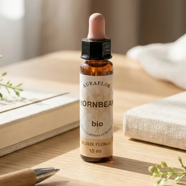 Fleur de Bach Charme bio 10ml Dioter - flacon pipette verre ambré sur bureau wellness