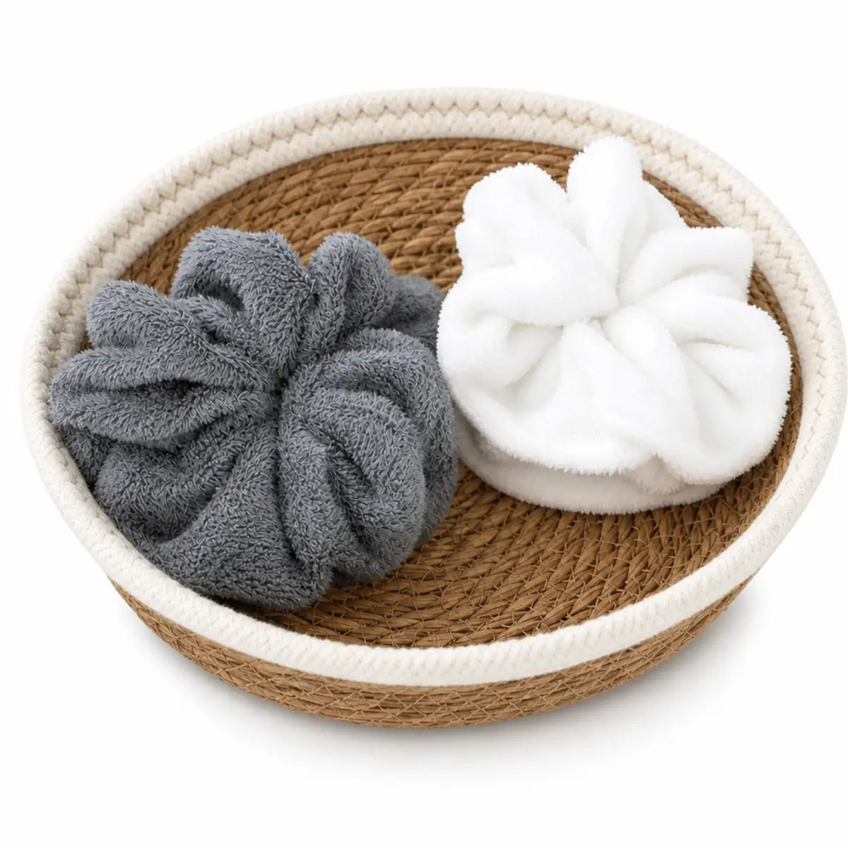Fleur de douche en éponge bambou gris et blanc dans panier - Angie Be Green