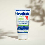 Un tube de 150ml de Flexilium gel de la marque LT Labo posé sur un support en marbre blanc