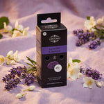 Fondant de cire parfumé Lavande et Jasmine Scentships avec fleurs fraîches sur tissu lavande