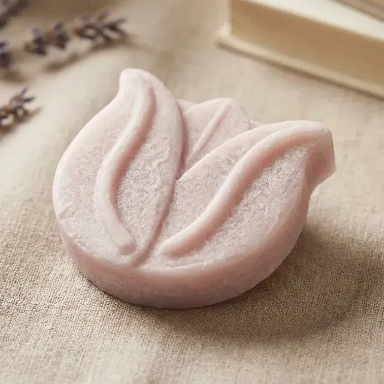 Fondant parfumé Tulipe HomeBreeze 15g rose poudré en gros plan, design minimaliste élégant