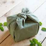 Furoshiki tissu recyclé vert sage taille S avec nœud traditionnel japonais, emballage zéro déchet