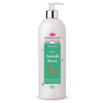 Gel douche Amande Douce bio Emma Noël 1L avec pompe, flacon blanc sur fond blanc
