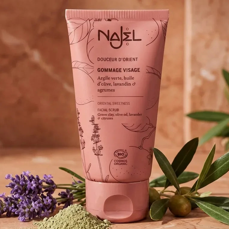 Gommage visage Najel Douceur d'Orient Bio 75ml entouré de lavande et argile verte