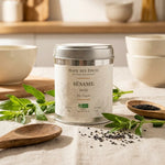 Graines de sésame bio Place des Épices 100g avec ingrédients frais en cuisine