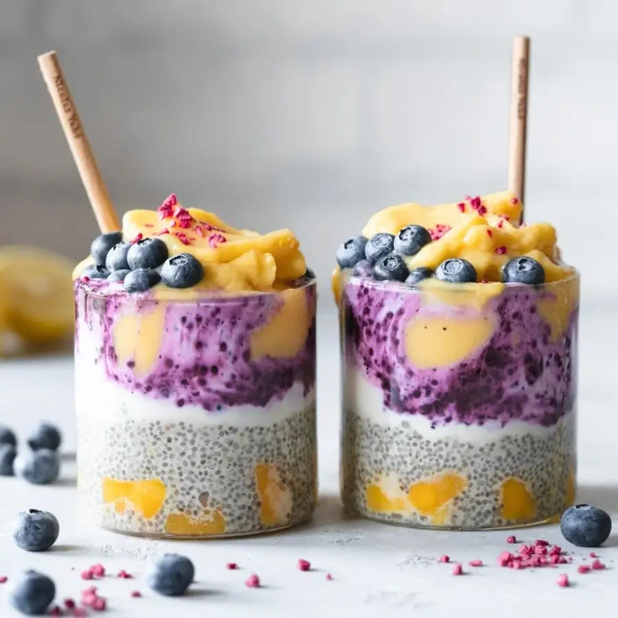 Photo de deux smoothies avec des Graines de chia bio Iswari
